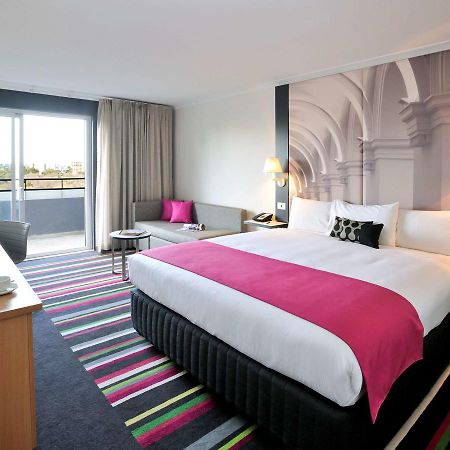 Mercure Melbourne Treasury Gardens Exterior foto