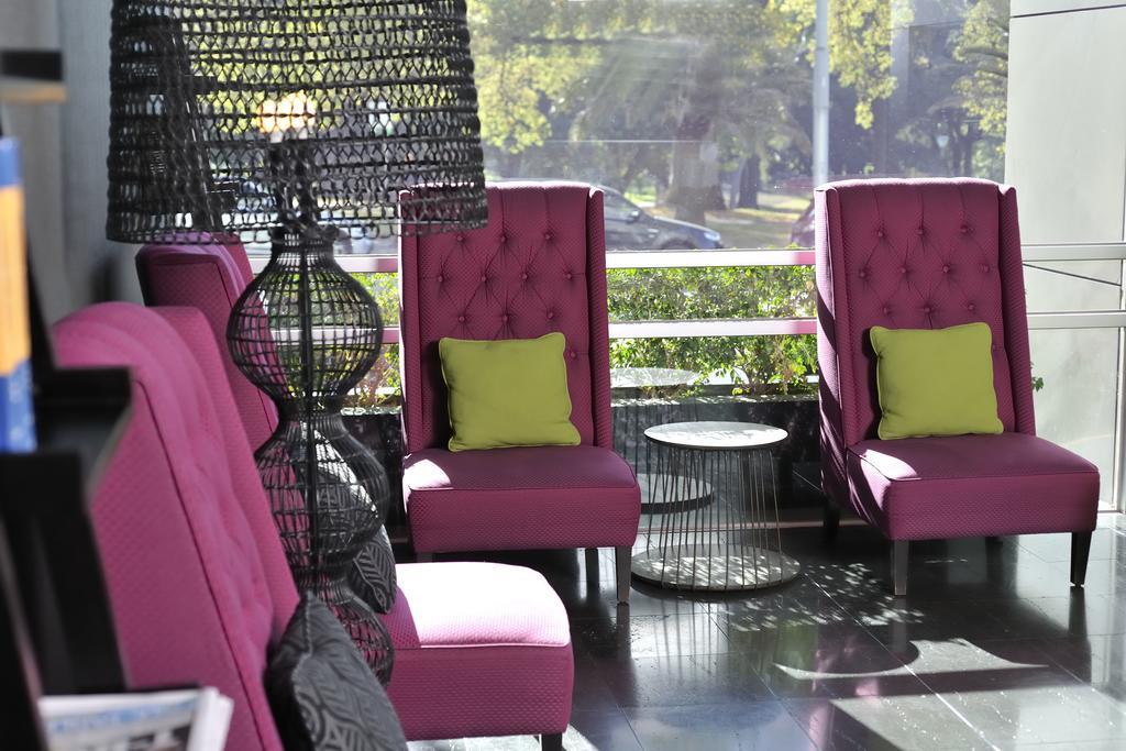 Mercure Melbourne Treasury Gardens Exterior foto