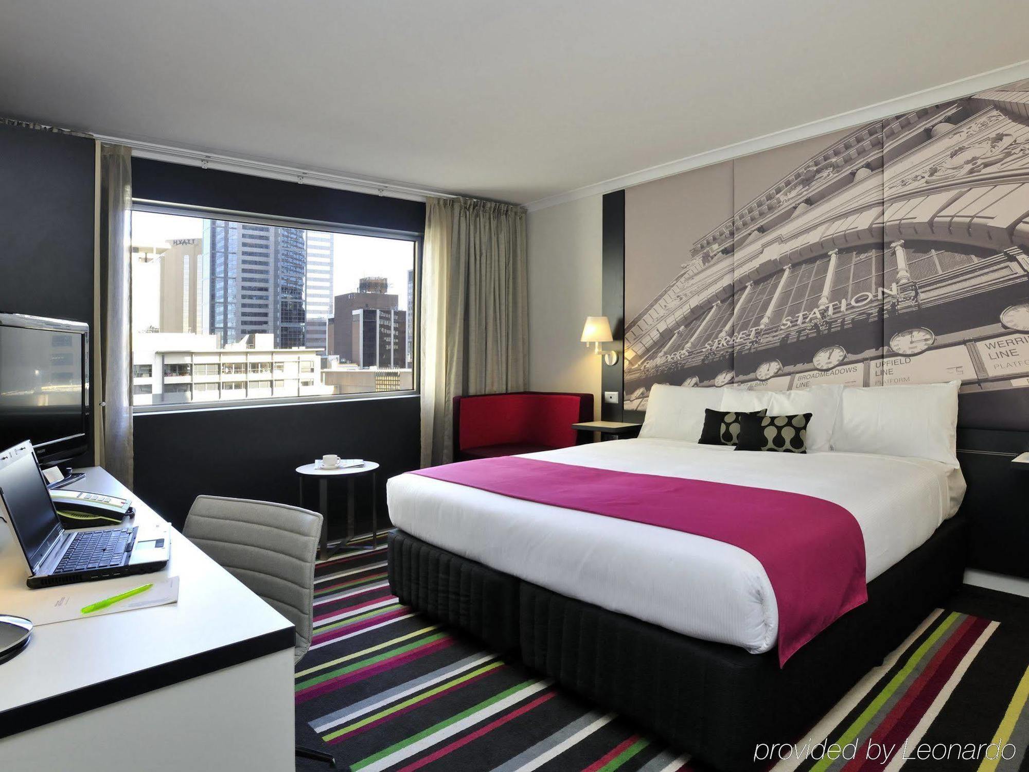 Mercure Melbourne Treasury Gardens Exterior foto